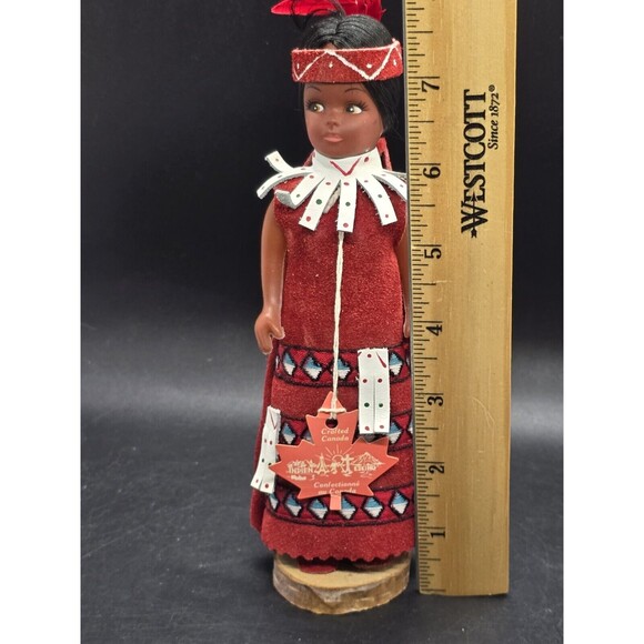 Indien Art Eskimo Hand Crafted Doll Natural Material Canadian Quebec With Tag - Picture 2 of 10